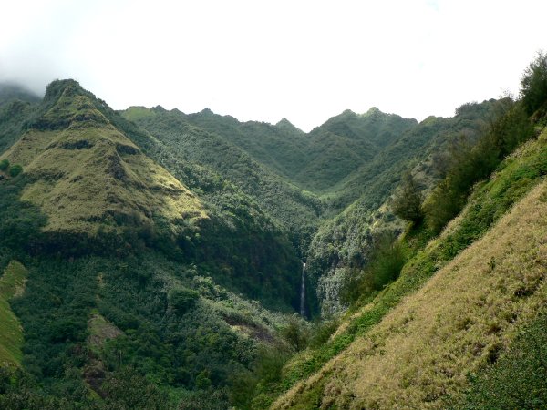 50- La cascade et la montagne au visage de pierre 